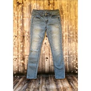 American Eagle light wash jegging skinny jean